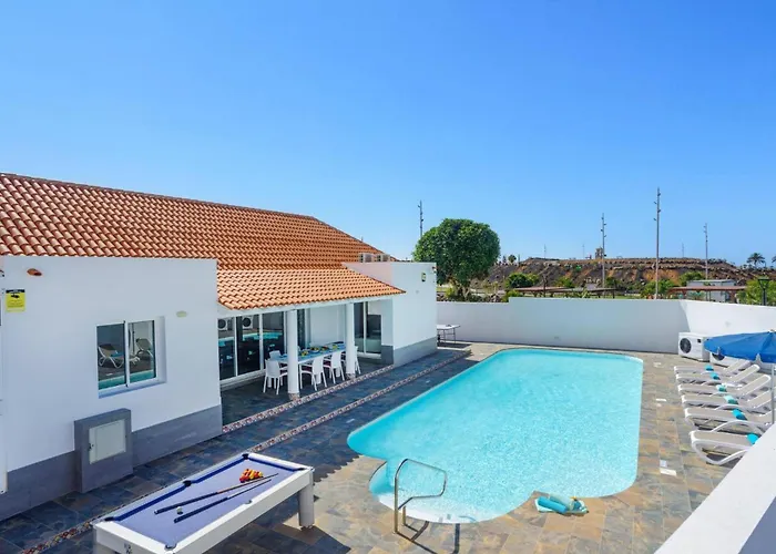 Willa Esmeralda By *