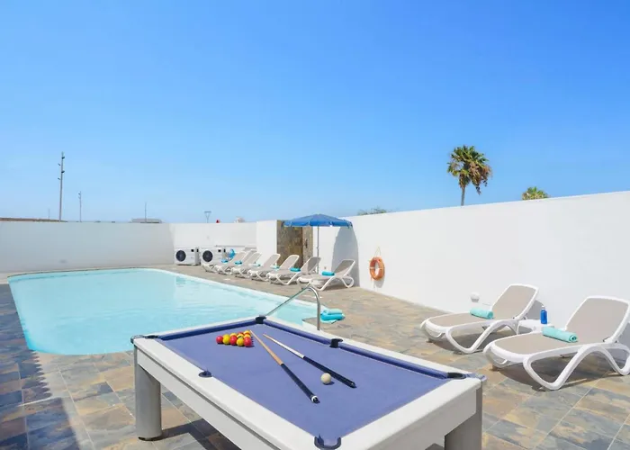 Willa Esmeralda By *